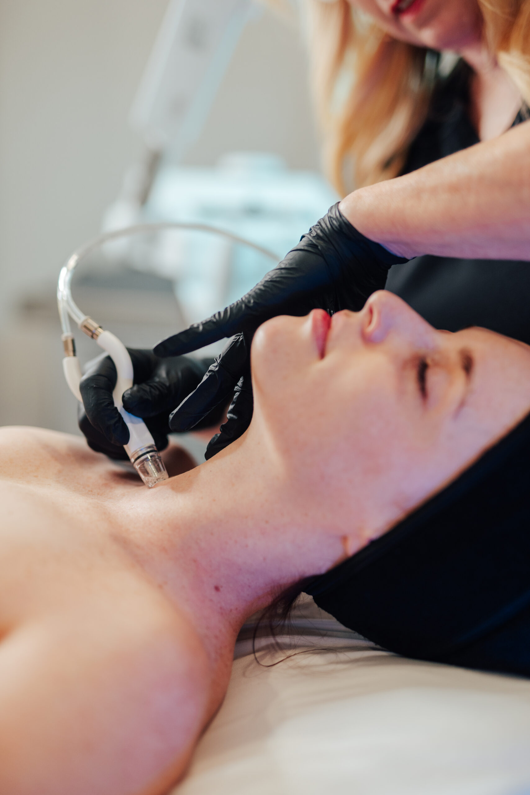 Diamond glow facial at CurateMD